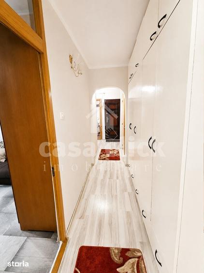 Apartament cu 3 camere decomandat în Piața Centrală