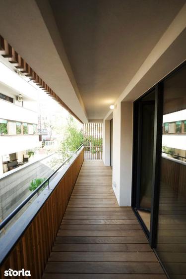 Apartament cu 3 camere decomandat în Dorobanți