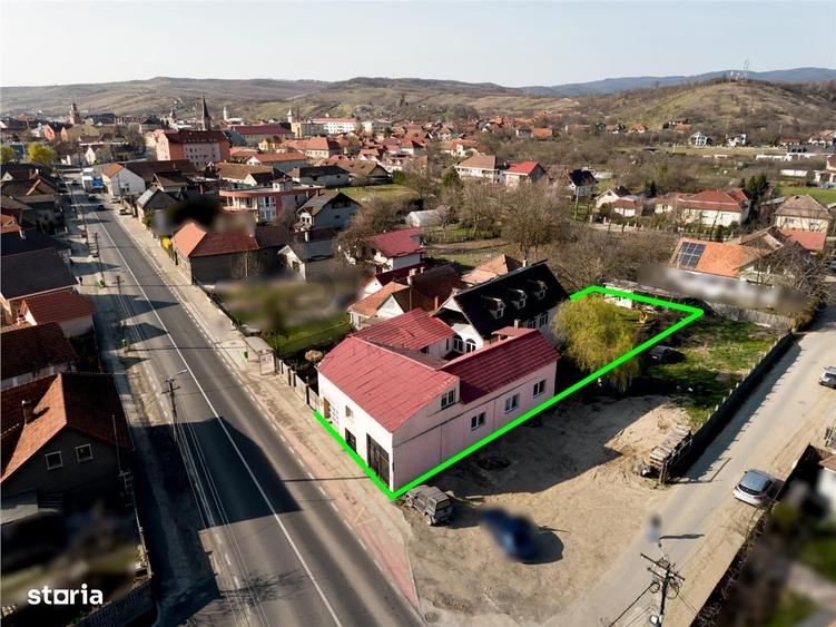 Casă cu 4 camere cu Teren 691 Mp în Central