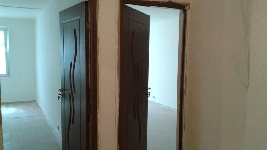 Apartament cu 5 camere semidecomandat în Crângași
