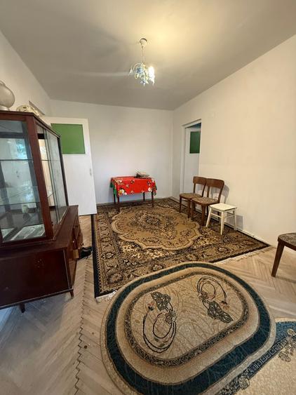 Apartament cu 3 camere decomandat în Gară