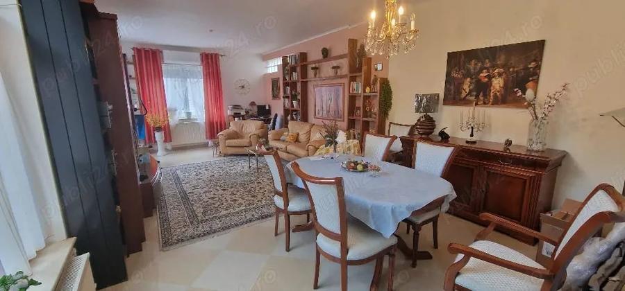 Casă cu 6 camere cu Teren 150 Mp în Central