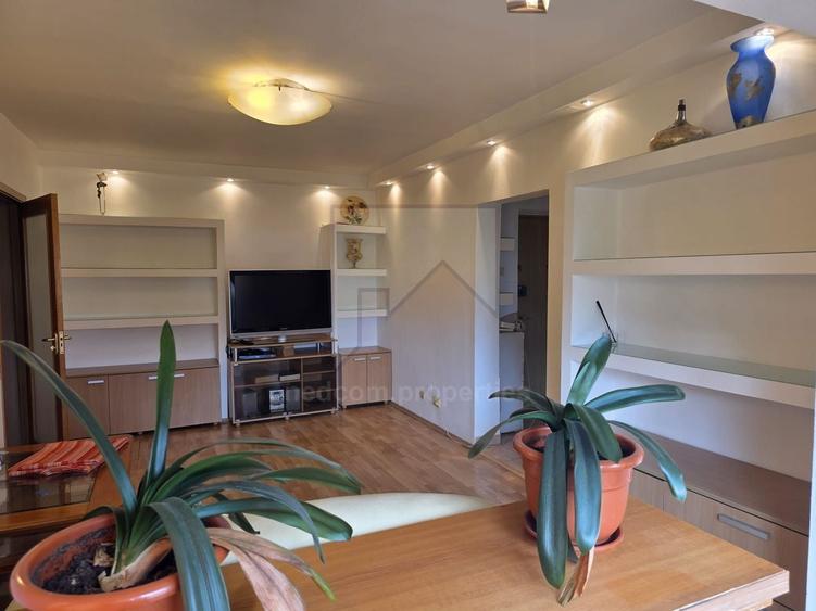Apartament cu 2 camere semidecomandat în Lizeanu