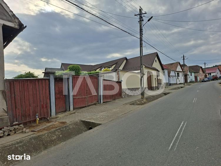 Casă cu 2 camere nedecomandat cu Teren 580 Mp în Axente Sever
