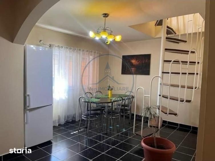 Apartament cu 4 camere, mobilat în Calea Moldovei