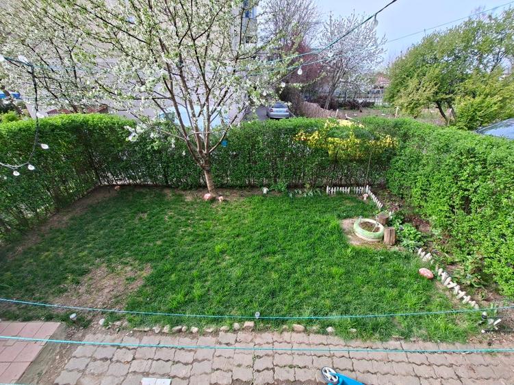Apartament cu 3 camere decomandat în 1 Decembrie