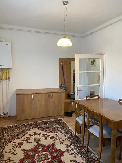 Garsonieră decomandată în Central
