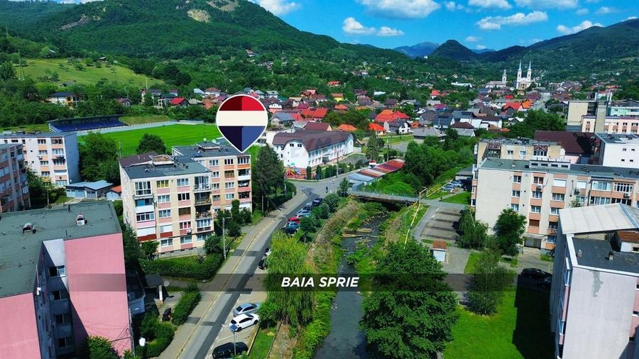 Apartament cu 3 camere semidecomandat, mobilat în Central
