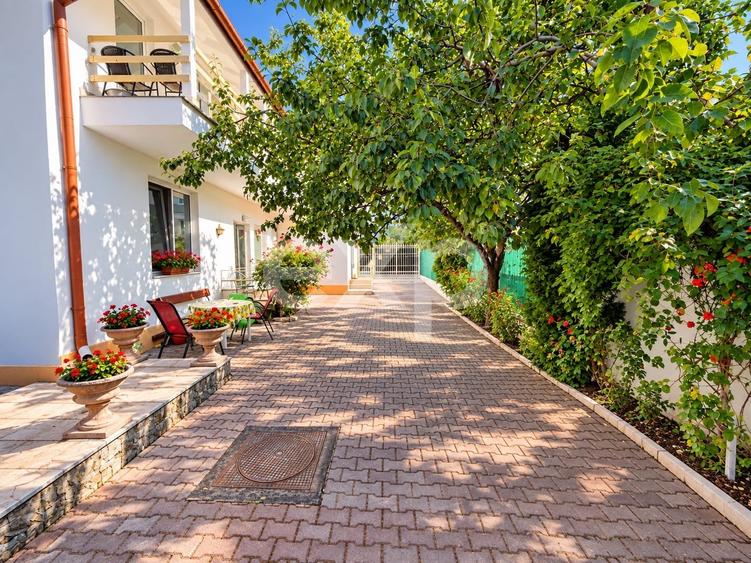 Hotel/Pensiune, de 170 mp, în Astra