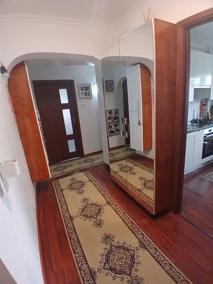 Apartament cu 4 camere decomandat, mobilat în Apărătorii Patriei