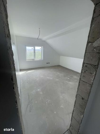 Casă cu 7 camere cu Teren 750 Mp în Central