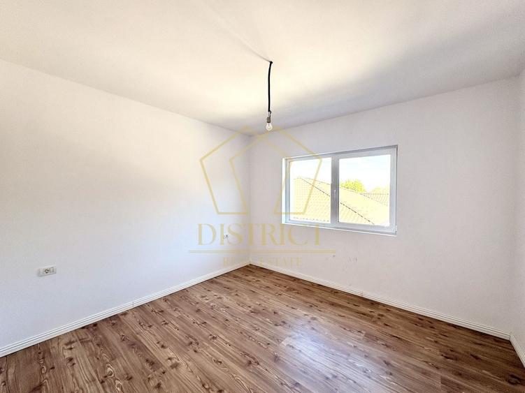 Duplex cu 4 camere cu Canalizare în Moșnița Veche