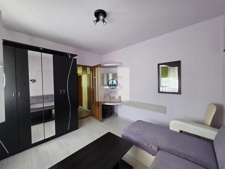Apartament cu 3 camere decomandat, mobilat în Minerul