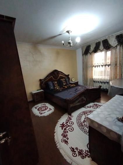 Casă individuală cu 5 camere cu Canalizare în Romanești
