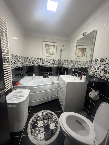 Apartament 3 camere, 70 mp, etaj 1- zona Micro 3 - 11