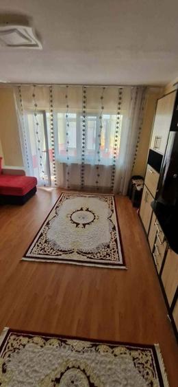 Apartament cu 2 camere decomandat în Petros
