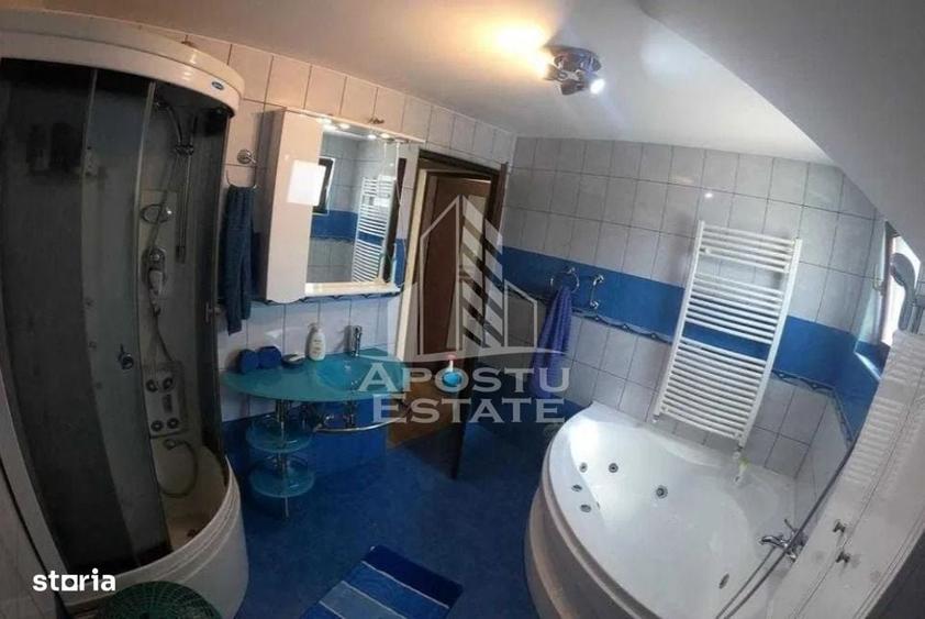 Casă cu 4 camere în Dumbrăvița