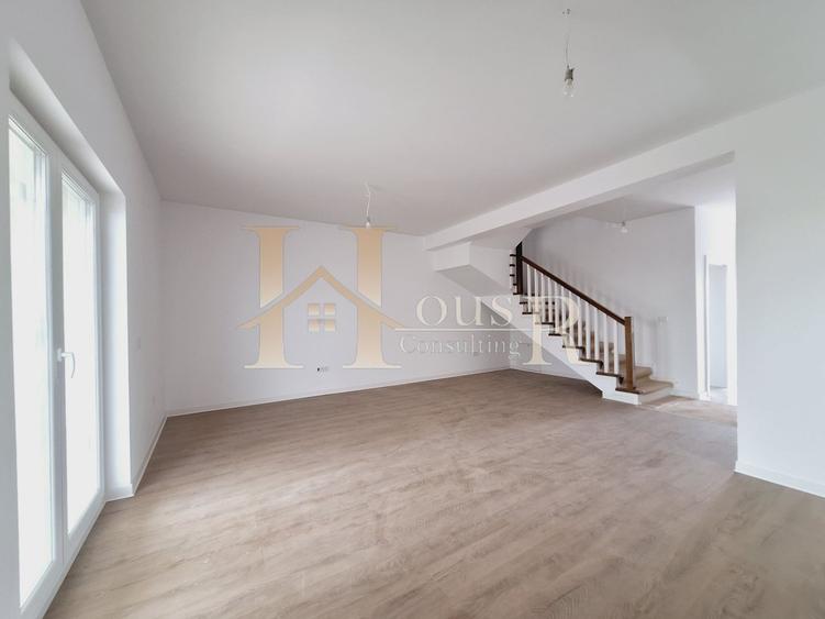 Duplex cu 4 camere cu Canalizare în Moșnița Nouă