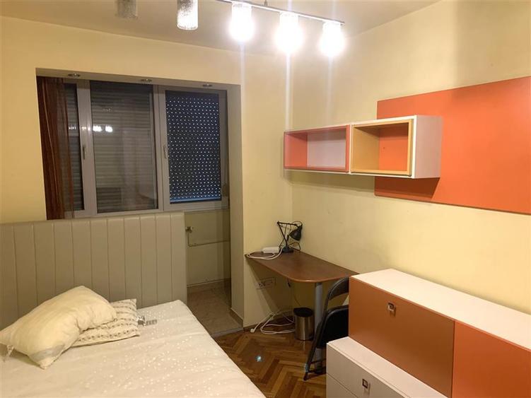 Apartament cu 3 camere decomandat în Ultracentral