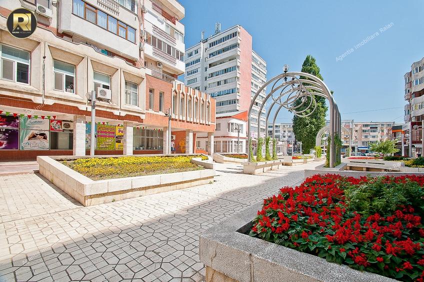 Apartament cu 2 camere decomandat în Piața Centrală