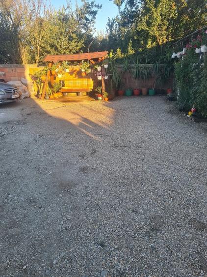 Casă cu Teren 472 Mp în Central