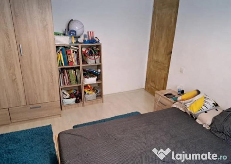Casă cu 7 camere cu Teren 863 Mp în Brestei