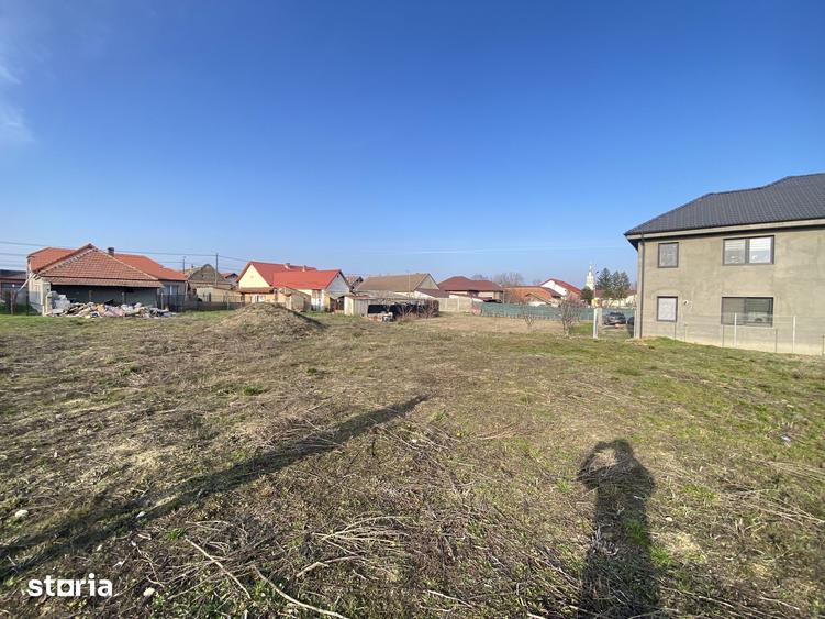 Teren de 1100 mp, în Sânmihaiu Român