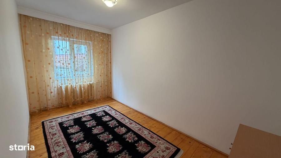 Spațiu comercial, de 360 mp, în Sărărie