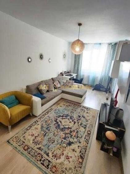 Apartament cu 3 camere decomandat, mobilat în Metalurgiei