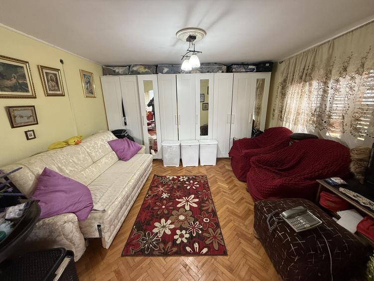 Casă individuală cu 4 camere cu Canalizare în Cornu de Jos (Cornu)