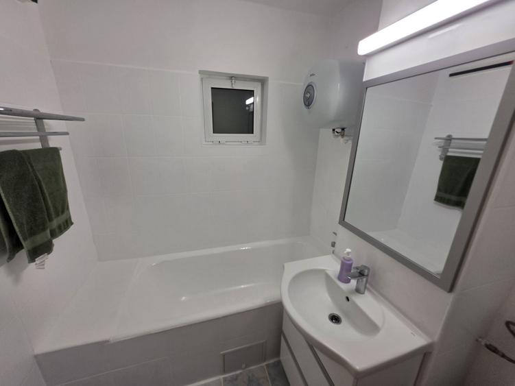 Inchiriere apartament 3 camere 9 Mai - 4