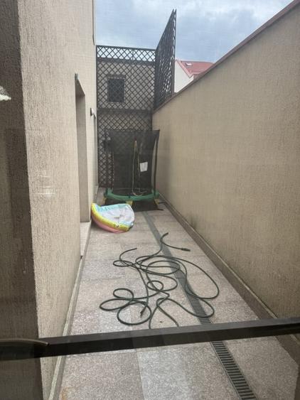 Apartament cu 3 camere decomandat în Aviației