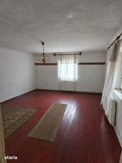 Casă cu 2 camere decomandat cu Teren 186 Mp în Siloz