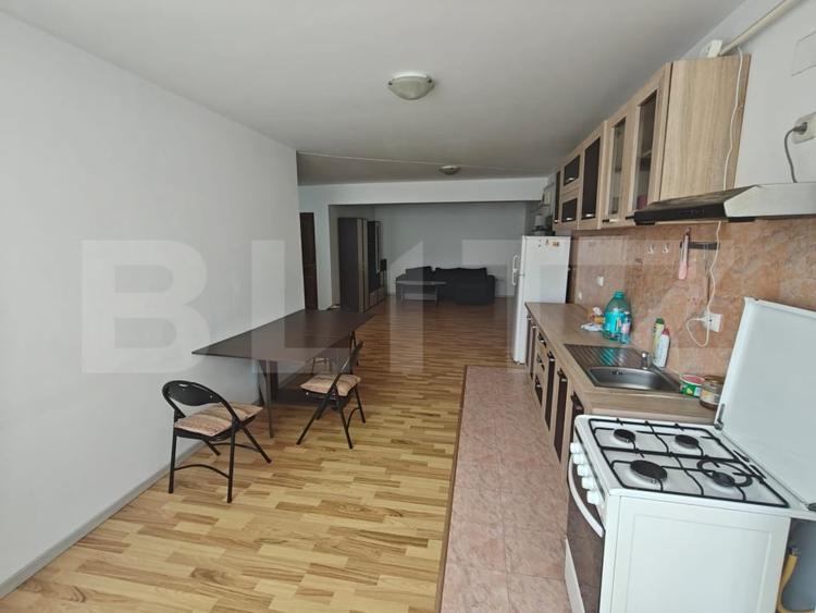 Apartament cu 2 camere semidecomandat, mobilat în Florești