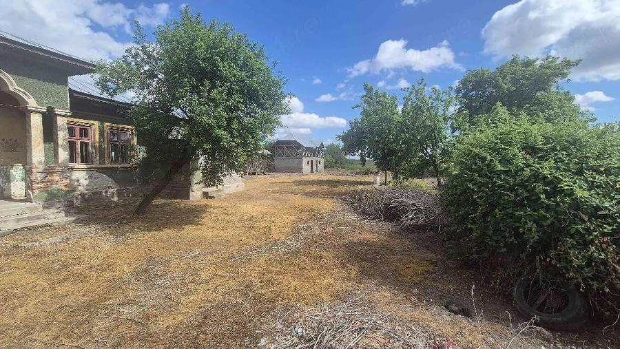 Casă cu 2 camere cu Teren 1680 Mp în Ungureni (Corbii Mari)