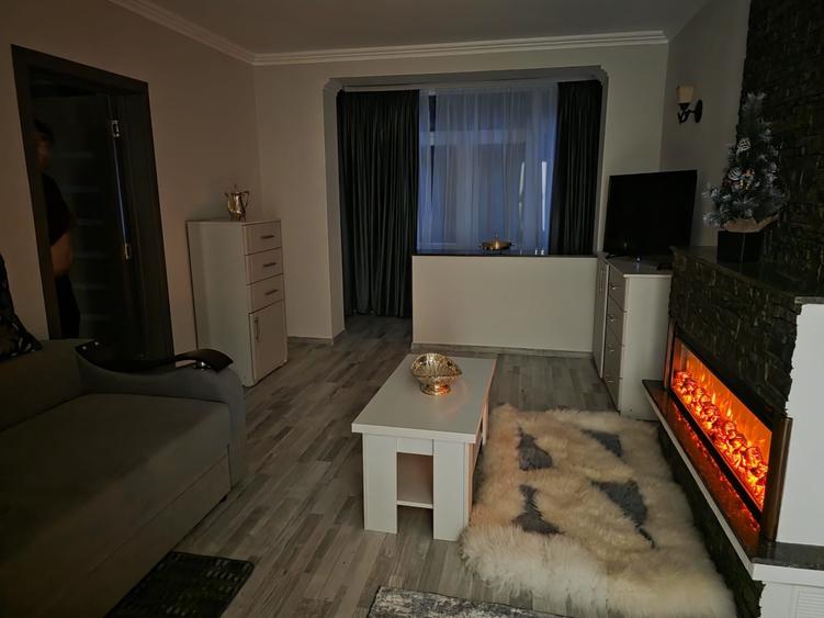 Apartament cu 2 camere decomandat în 1 Mai