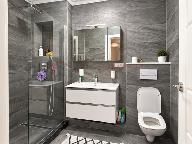 Apartament cu 4 camere decomandat în Florești