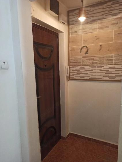 Garsonieră decomandată în Viziru 1