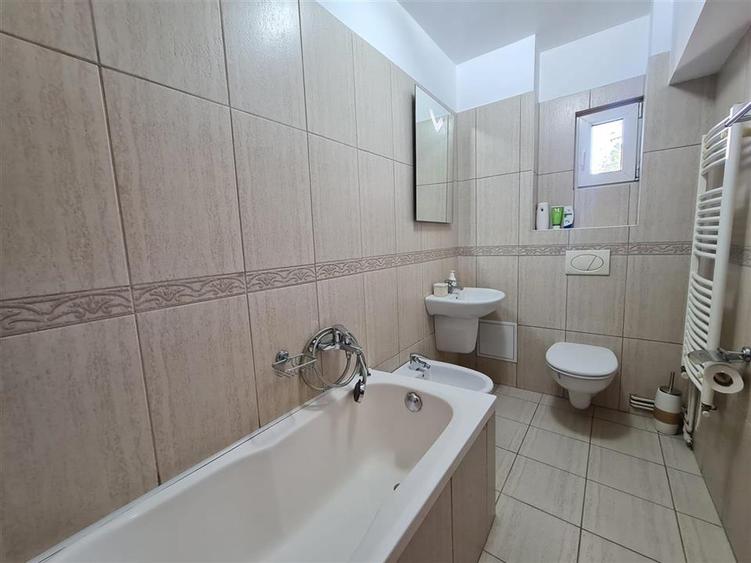 Apartament 3 camere 2 bai si 2 balcoane zona Centrala - 8