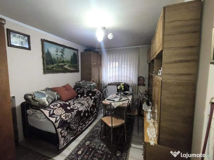 Casă cu 5 camere cu Teren 180 Mp în Muncitoresc