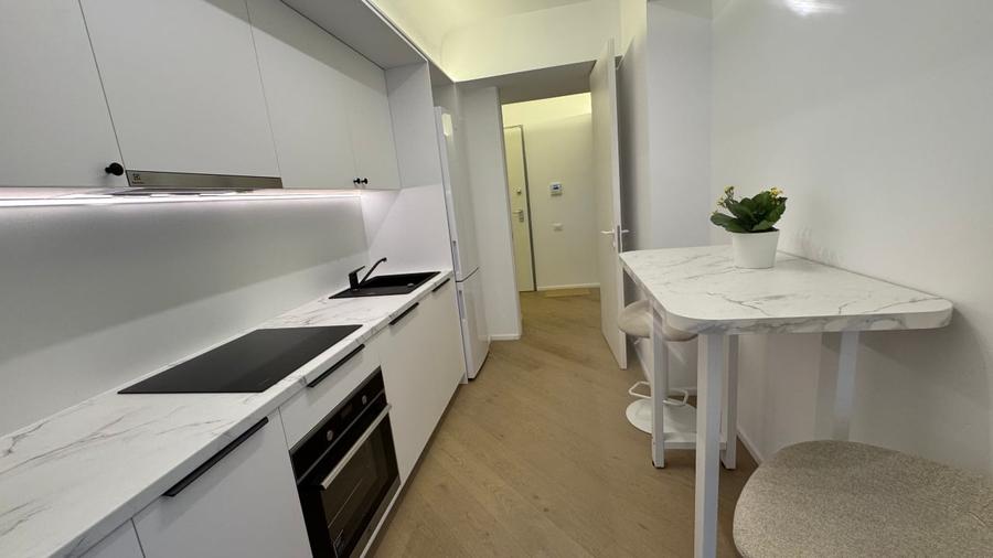 Apartament cu 3 camere decomandat, mobilat în Drumul Taberei