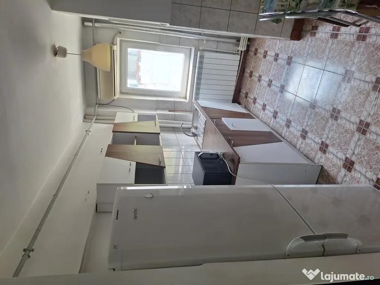 Apartament cu 2 camere decomandat în Piața Nouă