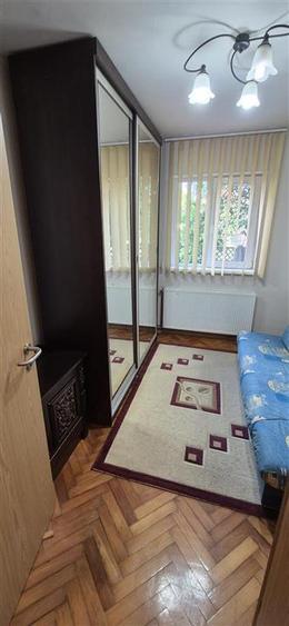 Apartament cu 3 camere semidecomandat în Complex Studențesc