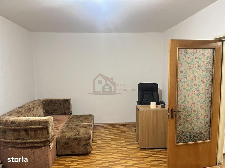 Apartament cu 2 camere decomandat în Tei
