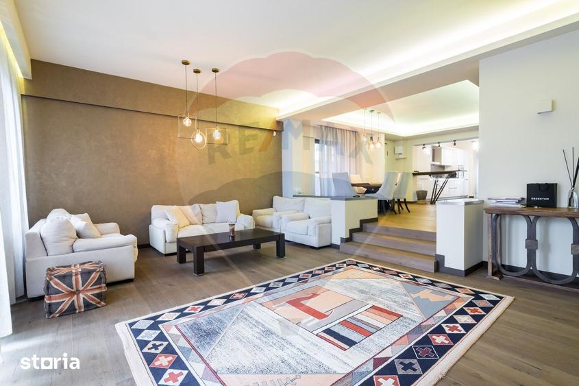 Casă cu 6 camere cu Teren 460 Mp în Dămăroaia