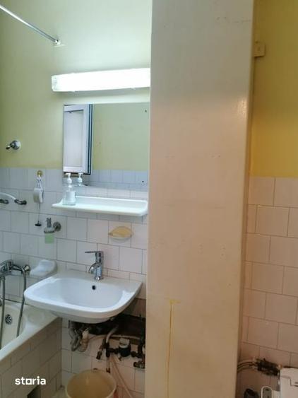 Apartament cu 3 camere decomandat în Războieni