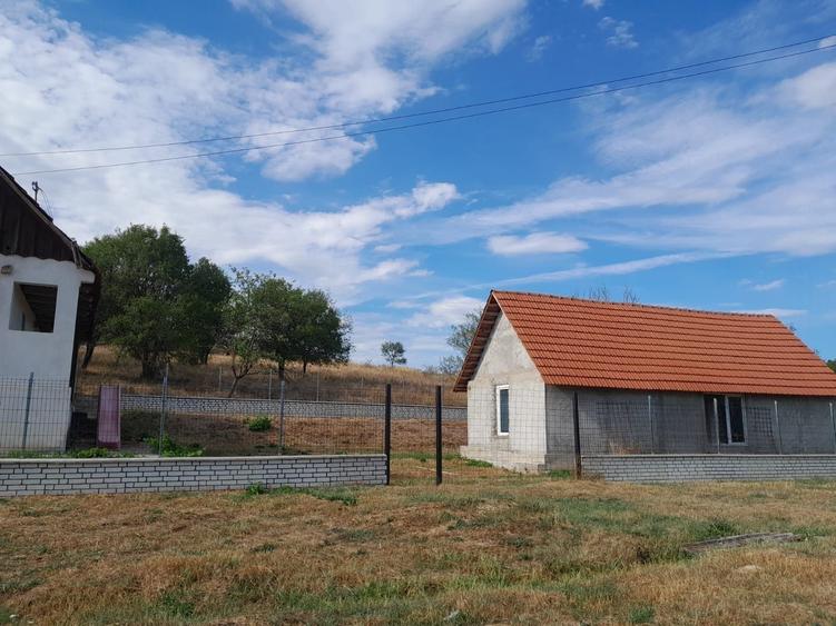 Casă cu 4 camere în Rădmănești