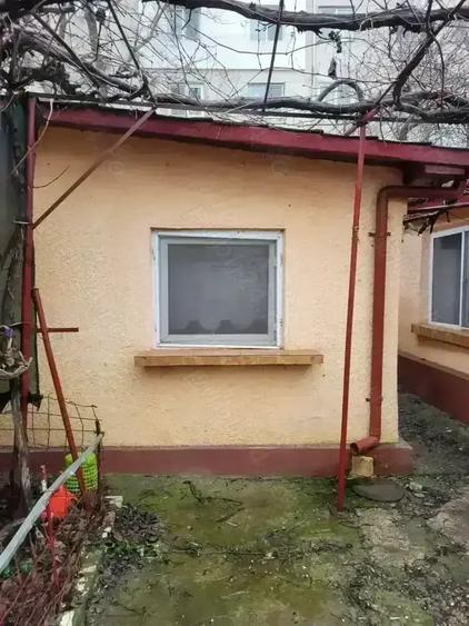Casă cu 3 camere în 23 August