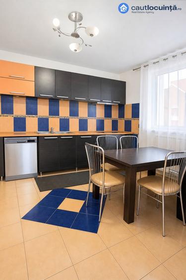 Casă cu 5 camere cu Teren 218 Mp în Tei