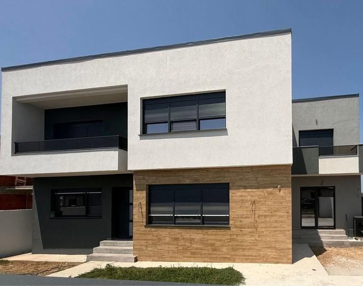 Casă cu 4 camere în Preajba